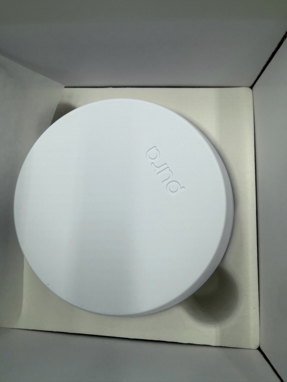 Pura Smart Fragrance Diffuser set including Linens & Surf and Yuzu Citron - Picture 3 of 6